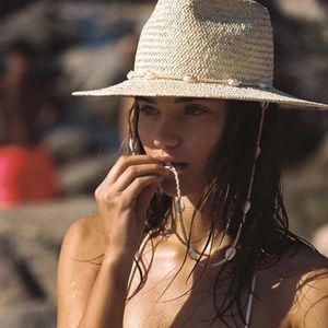 Straw Woven Fedora Hat w/ seashell chain